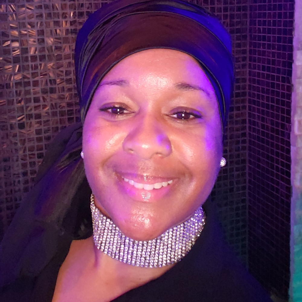 Meet your Posher, Crystal